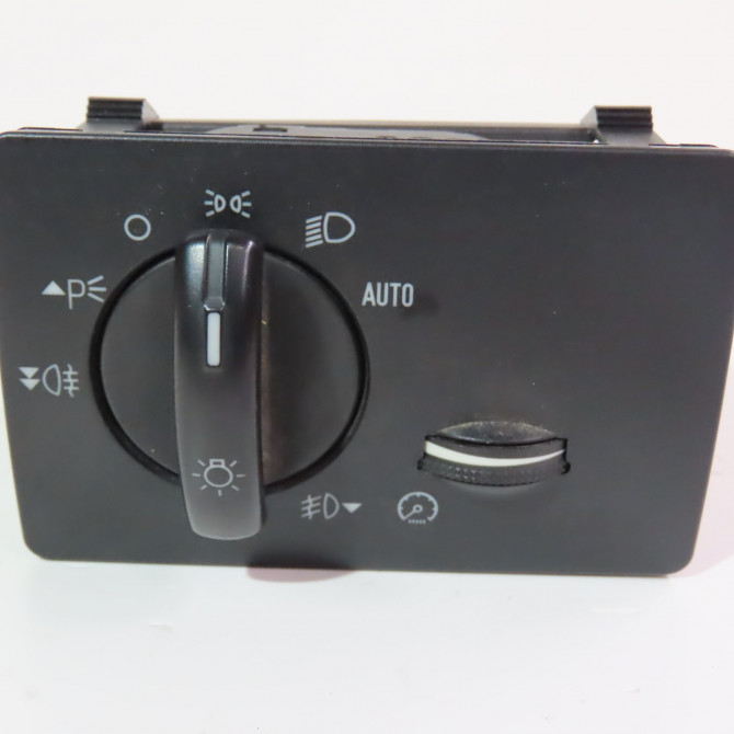 Interrupteur commande de phares occasion  Ford FOCUS II (DA_, HCP, DP) 1.6 tdci (2004-2012)   1471872  1