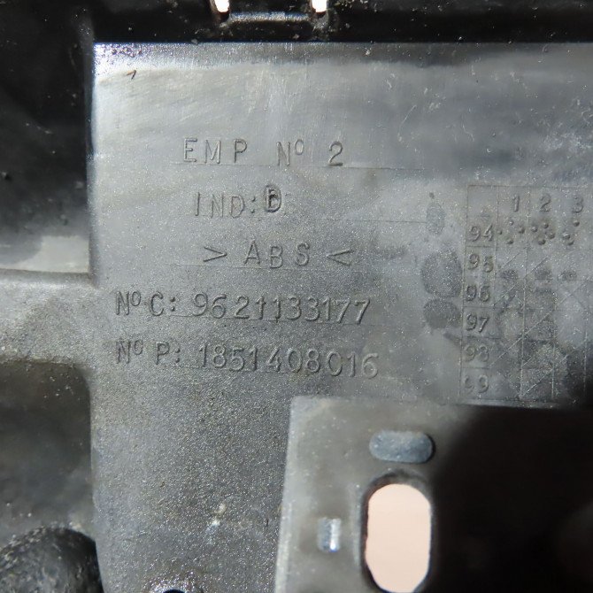 Calandre occasion  Peugeot 306 3/5 portes (7A, 7C, N3, N5) 1.9 d (1994-2001)   7804E2  2