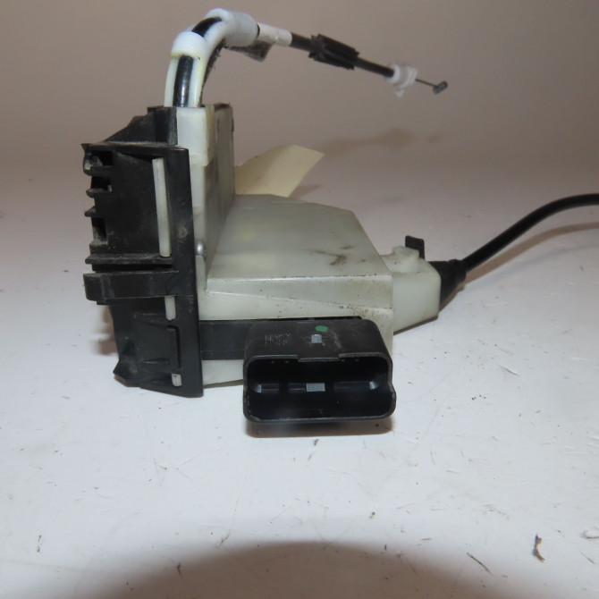 Serrure porte avd occasion  Peugeot 208 I (CA_, CC_) 1.6 hdi / bluehdi 75 (2013) 5 portes   9812500380  2