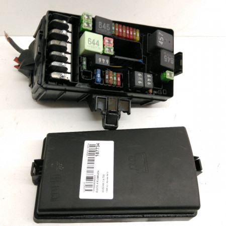 Boite a fusibles occasion  Audi A3 Sportback (8VA, 8VF) 1.6 tdi (2012) 5 portes   5Q0937615C 