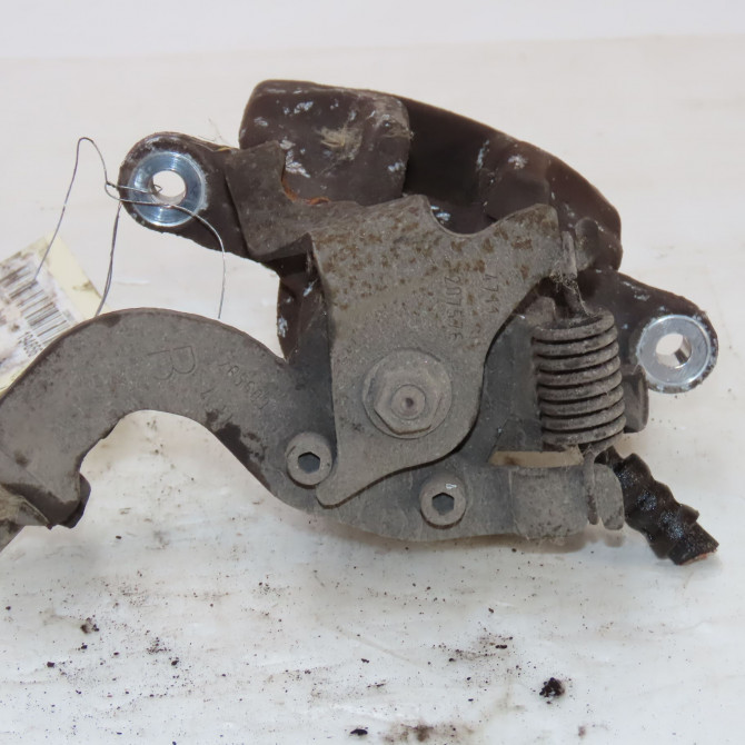 Etrier de frein arrière gauche occasion  Toyota AURIS (_E15_) 1.4 d-4d (nde150_) (2007-2012) 3 portes   4785002100  2