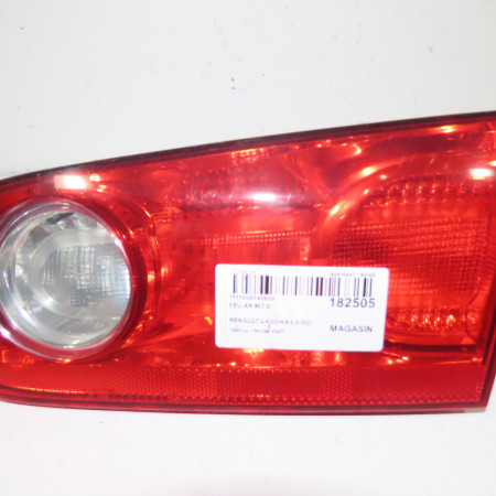 Feu arrière intérieur droit occasion  Renault LAGUNA II (BG0/1_) 2.0 dci (bg1t) (2005-2006)   8200262111 