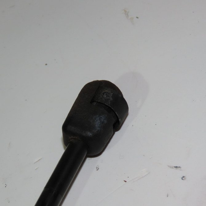 Verin droit hayon occasion  Renault MEGANE III 3/5 portes (BZ0/1_, B3_) 1.5 dci (2009)   904510001R  3