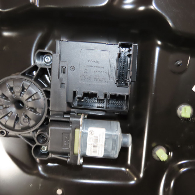 Mecanisme + moteur lève-glace avant droit occasion  Volkswagen vw PASSAT B7 Variant (365) 2.0 tdi (2010-2014)   3AA837462B  3