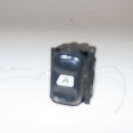 Commande lève-glace porte avant gauche occasion  Citroën BERLINGO / BERLINGO FIRST Monospace (MF_, GJK_, GFK_) 1.9 d (mfdjy) (1996-2003)   6552NW 