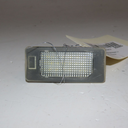 Eclaireur plaque de police g occasion  Volkswagen vw PASSAT B7 Variant (365) 2.0 tdi (2010-2014)   1K9943021D 