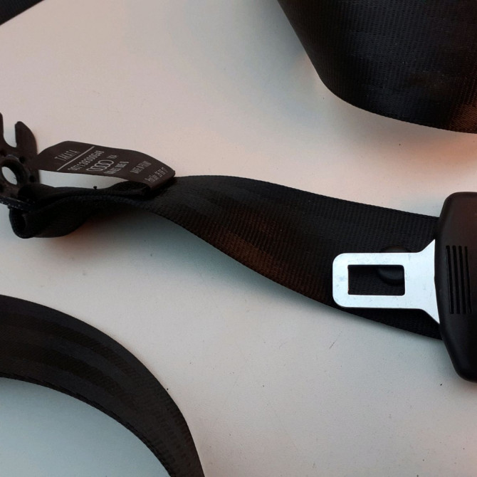 Ceinture arrière droite occasion  AUDI Q3 phase 2 02-2015->...   8U0857805BV04  2