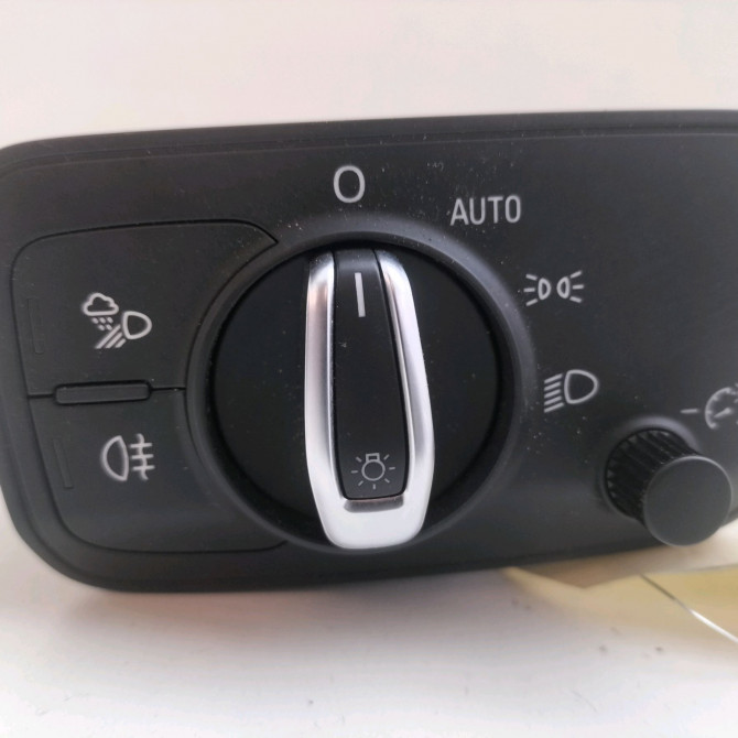 Interrupteur commande de phares occasion  Audi A3 Sportback (8VA, 8VF) 2.0 tdi (2012-2020) 5 portes   8V0941531AA5PR  1
