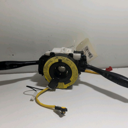 Bloc commodos occasion  Mitsubishi SPACE STAR Monospace (DG_A) 1.9 di-d (dg4a) (2001-2004)   MR368929 