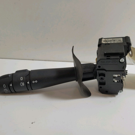 Commande eclairage occasion  Renault CLIO II (BB_, CB_) 1.2 16v (bb05, bb0w, bb11, bb27, bb2t, bb2u, bb2v, cb05,... (2001-2016) 3 portes   7701066570 