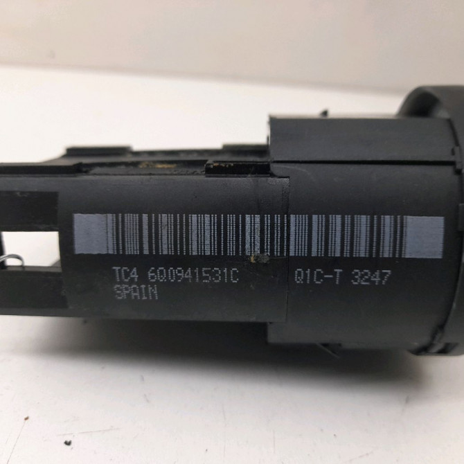 Interrupteur commande de phares occasion  Volkswagen vw POLO (9N_, 9A_) 1.9 tdi (2001-2009) 5 portes   6Q0953513F9B9  2