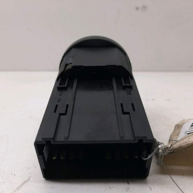 Interrupteur commande de phares occasion  Volkswagen vw NEW BEETLE (9C1, 1C1) 1.9 tdi (1998-2004)   8L0953513J01C  3