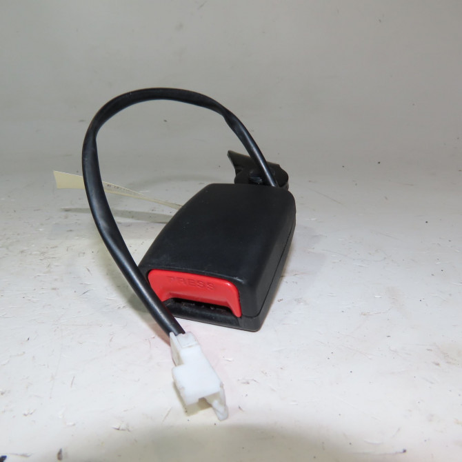 Ancrage ceinture arrière gauche occasion  Hyundai I20 I (PB, PBT) 1.2 (2008-2012)   898301J2004X  1