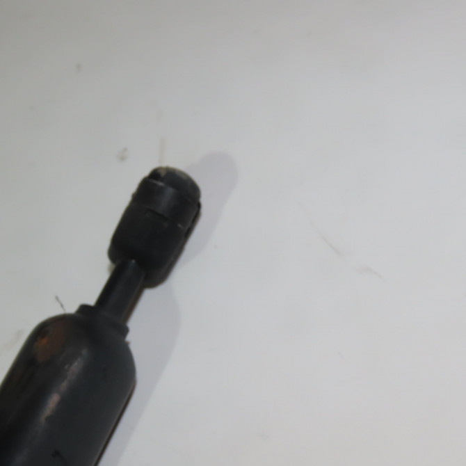 Verin droit hayon occasion  Volkswagen vw TRANSPORTER IV Autobus/Autocar (70B, 70C, 7DB, 7DK, 70J, 70K 2.4 d (1990-1998)   701829331T  3