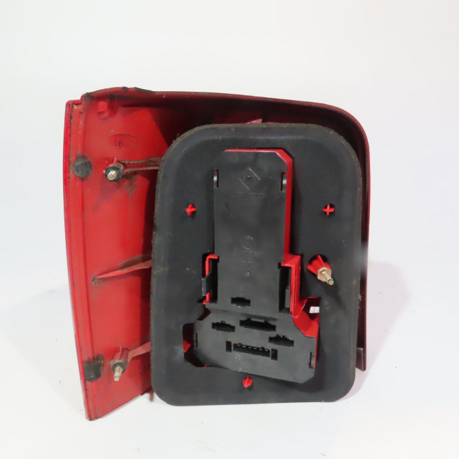 Feu arrière droit occasion  Volkswagen vw PASSAT B5 (3B2) 1.8 syncro/4motion (1996-2000)   3B9945096R  2