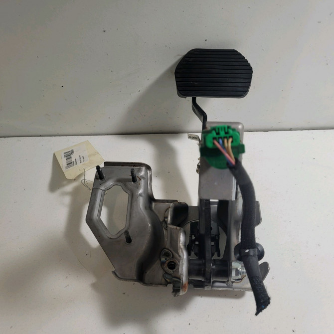 Pedale de frein occasion  Peugeot 208 I (CA_, CC_) 1.2 thp 110 (2013)   4501AT  1