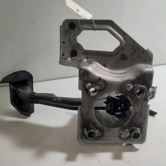 Pedale de frein occasion  Peugeot 208 I (CA_, CC_) 1.2 thp 110 (2013)   4501AT  5