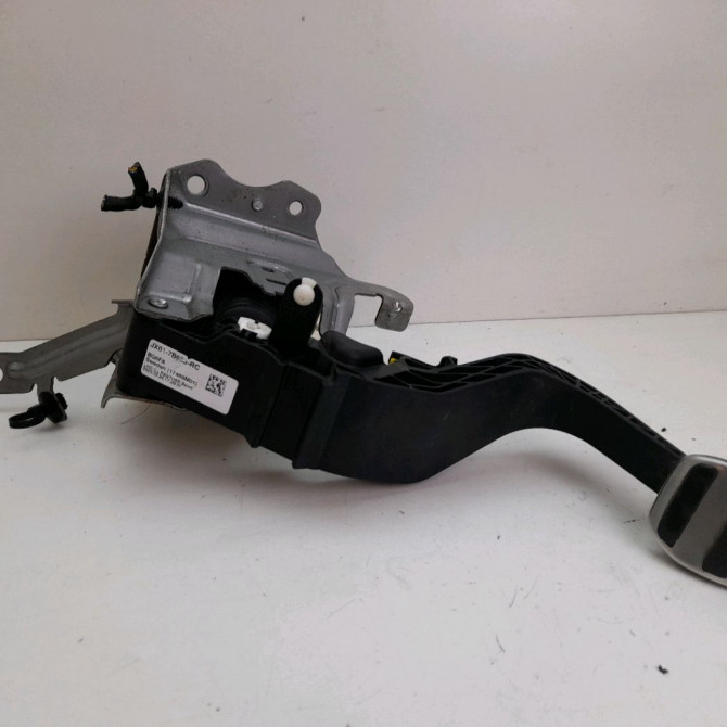 Pedale embrayage occasion  Ford FOCUS IV Turnier (HP) 2.0 ecoblue (2018)   2288945  1