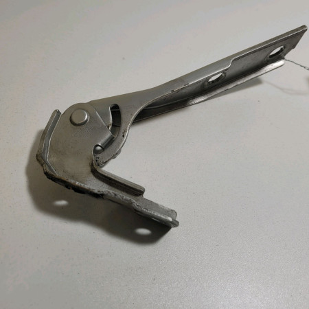 Compas d capot occasion  Audi A3 Sportback (8PA) 1.6 fsi (2004-2007)   8P0823302 