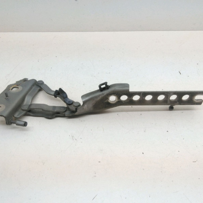 Compas d capot occasion  Audi A8 D3 (4E2, 4E8) 3.0 tdi quattro (2003-2010)   4E0823302G  1