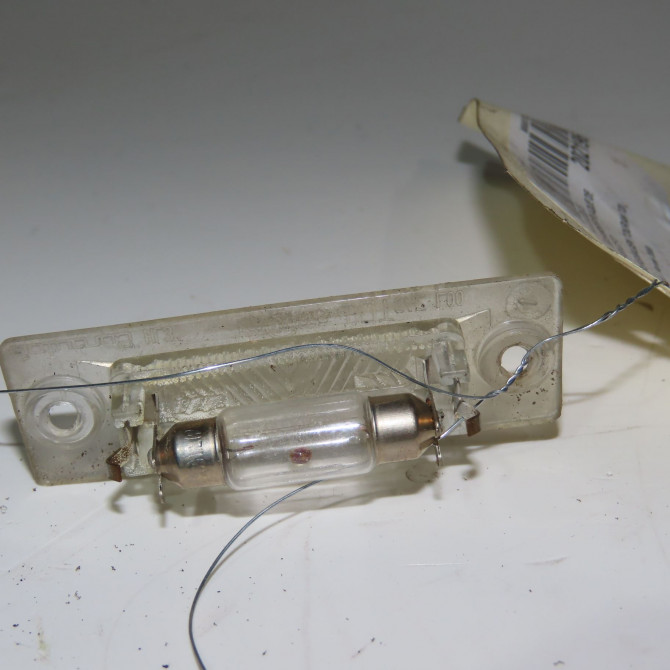 Eclaireur plaque de police d occasion  Volkswagen vw TOURAN (1T1, 1T2) 1.9 tdi (2003-2004) 5 portes   7LA943021  2