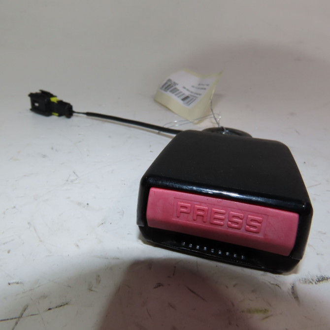 Ancrage ceinture arrière droit occasion  Peugeot 207 CC (WD_) 1.6 16v (2007-2013)   8974VK  1