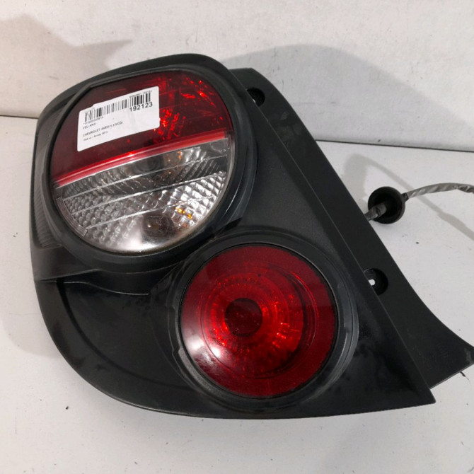 Feu arrière gauche occasion  Chevrolet AVEO 3/5 portes (T300) 1.3 d (2011-2015)   95470359  1