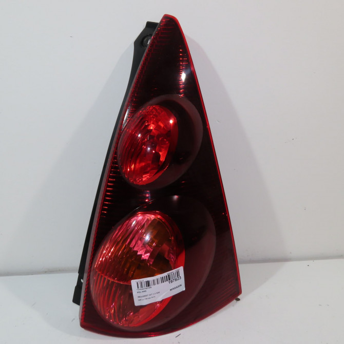 Feu arrière droit occasion  Peugeot 107 (PM_, PN_) 1.0 (2005-2014) 3 portes   1607990380  1