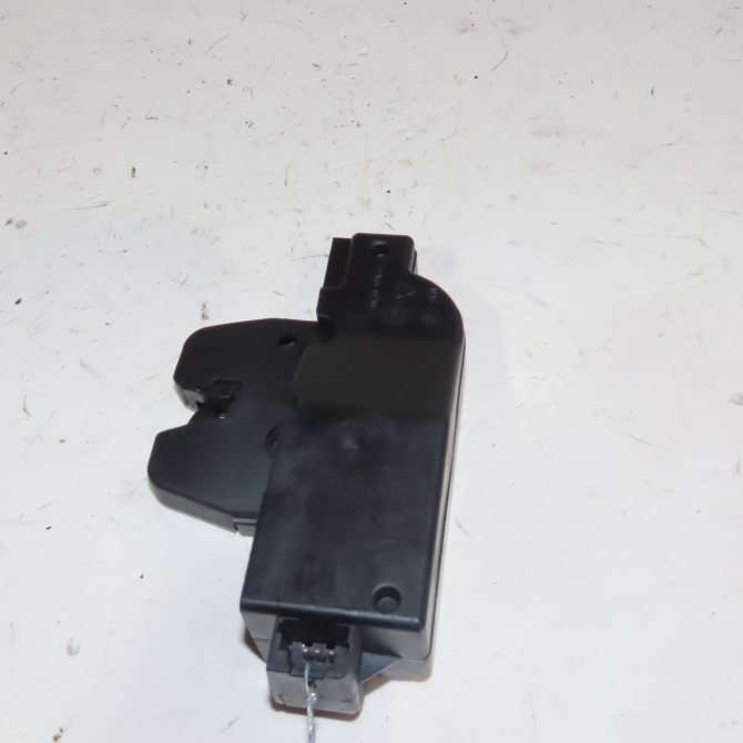 Serrure coffre arrière occasion  Peugeot 307 CC (3B) 2.0 16v (2003-2005)   8726R2  3