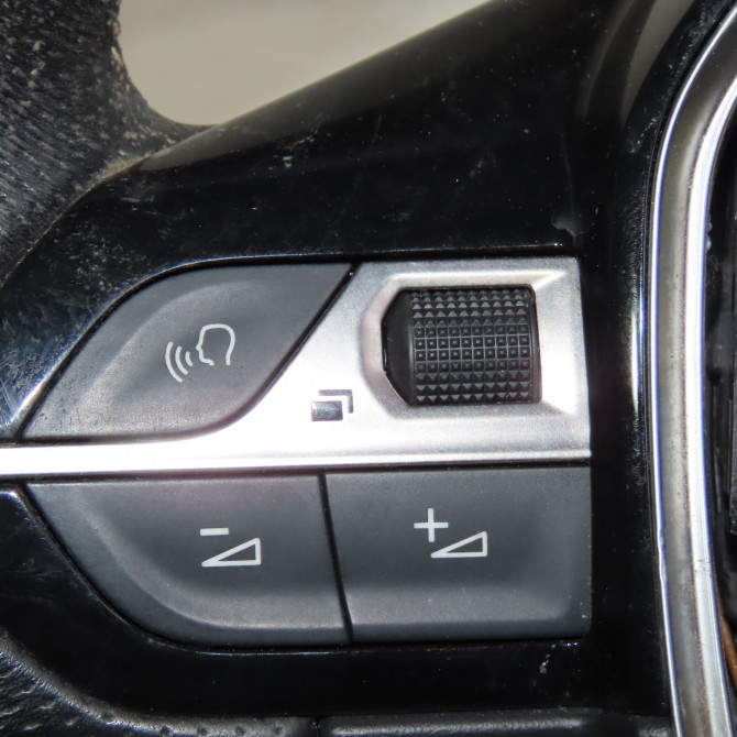 Volant de direction occasion  Peugeot 3008 SUV (MC_, MR_, MJ_, M4_) 2.0 bluehdi 180 (2016)   98105489ZD  3