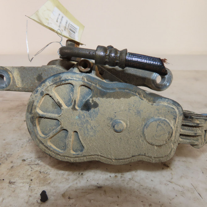 Etrier de frein arrière gauche occasion  Peugeot 3008 SUV (MC_, MR_, MJ_, M4_) 2.0 bluehdi 180 (2016)   1608999580  3