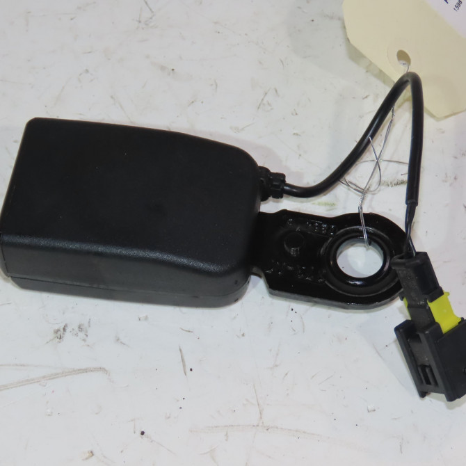 Ancrage ceinture arrière gauche occasion  Peugeot 207 CC (WD_) 1.6 16v (2007-2013)   8974VK  2