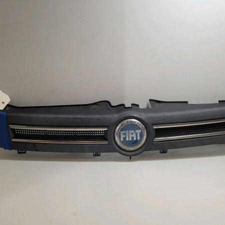 Calandre occasion  Fiat PANDA (169_) 1.2 (169.axb11, 169.axb1a) (2003) 5 portes   735363745 