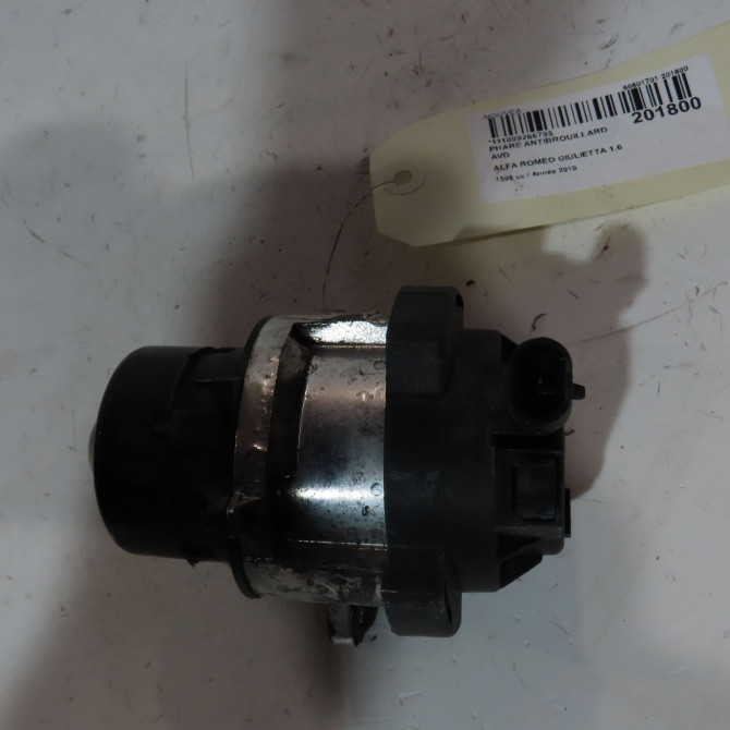 Phare antibrouillard avant droit occasion  Alfa romeo GIULIETTA (940_) 1.6 jtdm (940fyb11, 940fyb1a, 940fyf11, 940fyf1a) (2015-2020)   50553939  3