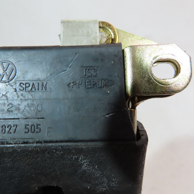 Serrure coffre arrière occasion  Volkswagen vw PASSAT B5 (3B2) 1.9 tdi (1996-2000)   3B5827505M  2