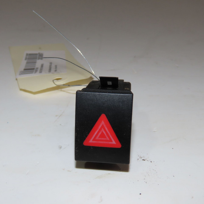 Bouton de warning occasion  Volkswagen vw POLO (9N_, 9A_) 1.9 sdi (2001-2009)   6Q095323501C  1