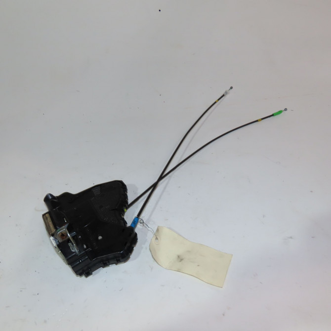 Serrure porte avd occasion  Toyota AURIS (_E15_) 2.0 d-4d (ade150_) (2006-2012)   6903002231  3