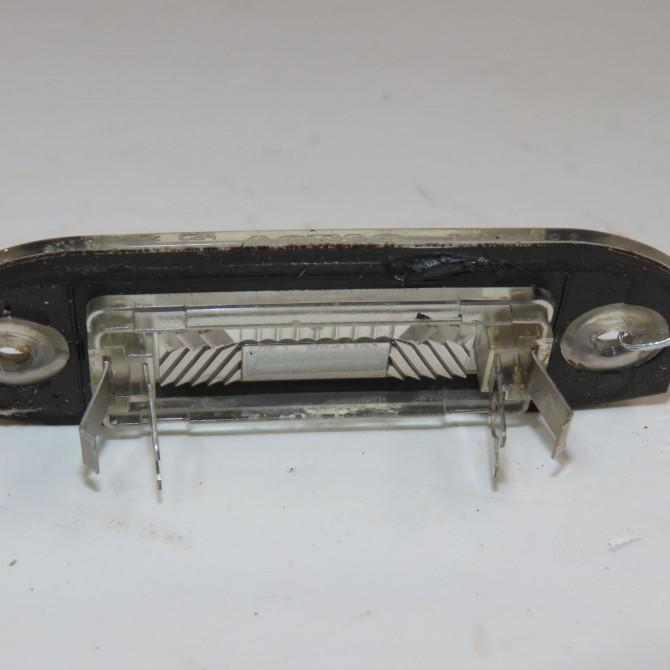 Eclaireur plaque de police d occasion  Volvo V50 (545) 2.0 d (2004-2010)   31253006  2