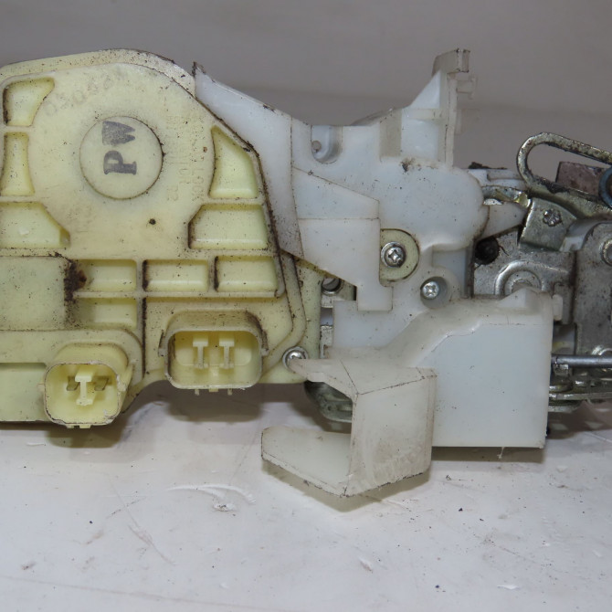 Serrure porte avd occasion  Honda JAZZ II (GD_, GE3, GE2) 1.4 idsi (ge3, gd1) (2006-2008)   72110SAAG01  2