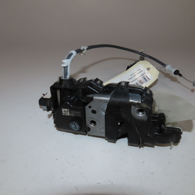 Serrure porte avg occasion  Peugeot 208 II (UB_, UP_, UW_, UJ_) 1.2 puretech 100 (2019) 5 portes   9844412280  1