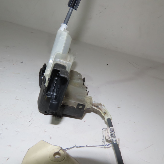 Serrure porte avg occasion  Peugeot 208 II (UB_, UP_, UW_, UJ_) 1.2 puretech 75 (2019)   9844412280  2