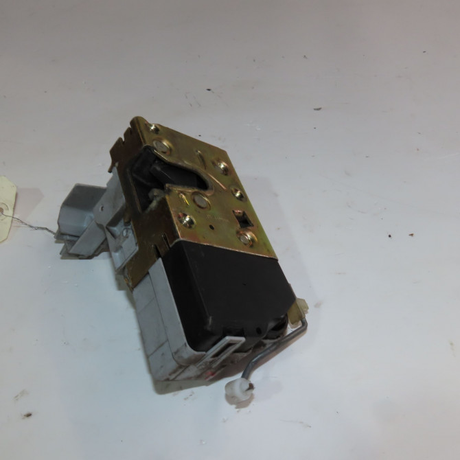 Serrure porte avg occasion  Peugeot 307 (3A/C) 1.6 hdi 110 (2004-2009) 5 portes   9135Z0  1