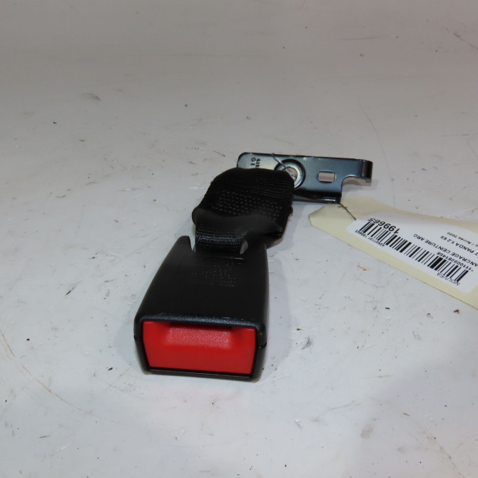 Ancrage ceinture arrière gauche occasion  Fiat PANDA (312_, 319_) 1.2 (312pxa1a) (2012)   735723337  1