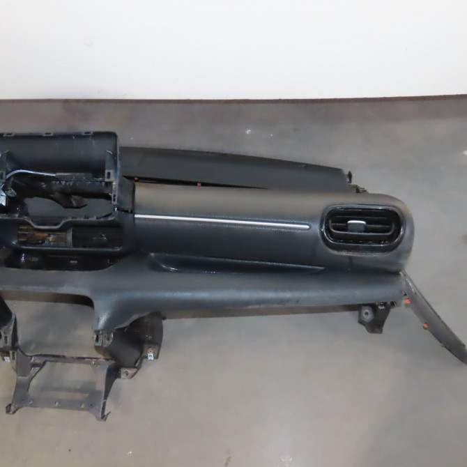 Planche de bord occasion  Toyota YARIS (_P21_, _PA1_, _PH1_) 1.5 hybrid (mxph10, mxph11) (2020) 5 portes   55302K0060E0  4