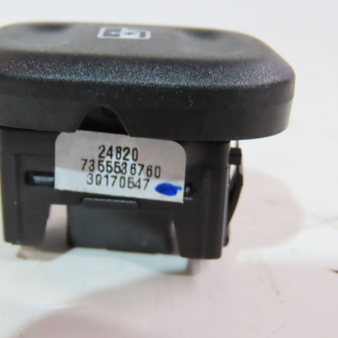 Commande lève-glace porte avant droite occasion  Fiat PANDA (312_, 319_) 1.2 (312pxa1a) (2012)   735536760  2