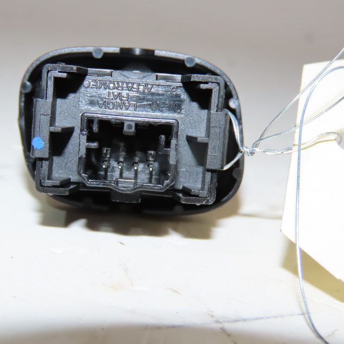 Commande lève-glace porte avant gauche occasion  Fiat PANDA (312_, 319_) 1.2 (312pxa1a) (2012)   735536759  3