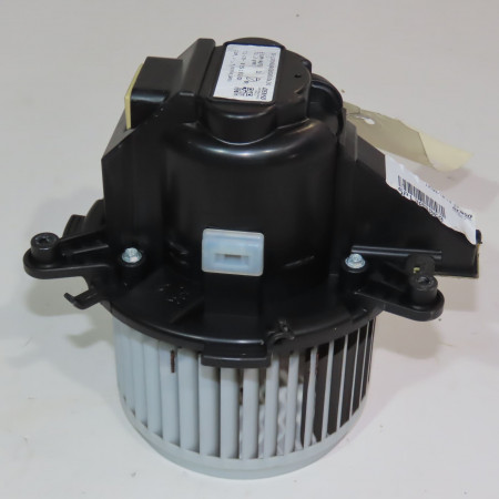 Moteur ventilateur chauffage occasion  Peugeot 3008 SUV (MC_, MR_, MJ_, M4_) 2.0 bluehdi 180 (2016)   9849717380 