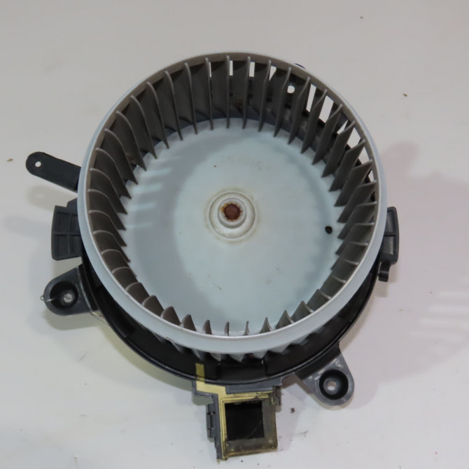 Moteur ventilateur chauffage occasion  Peugeot 3008 SUV (MC_, MR_, MJ_, M4_) 2.0 bluehdi 180 (2016)   9849717380  4