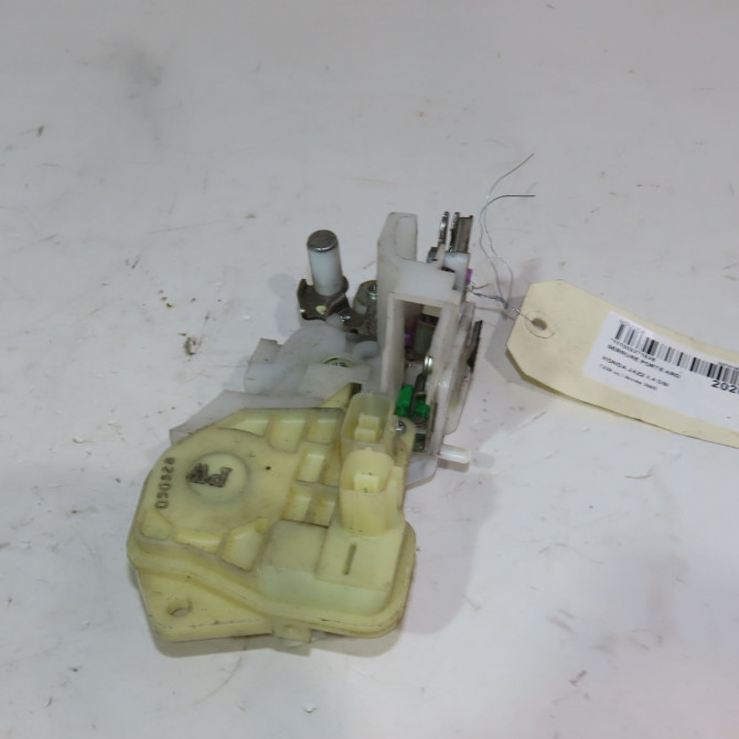 Serrure porte ard occasion  Honda JAZZ II (GD_, GE3, GE2) 1.4 idsi (ge3, gd1) (2006-2008)   72610SAA003  3