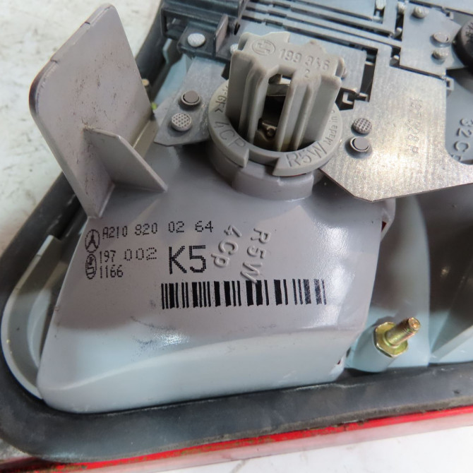 Feu arrière droit occasion  Mercedes-benz CLASSE E (W210) E 290 turbo-d (210.017) (1996-1999)   2108204464  2